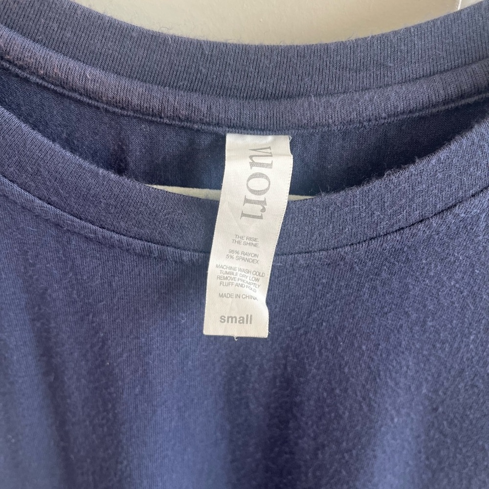 Vuori Women's Navy Sleeveless Top small - Picture 3 of 4